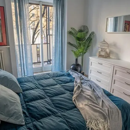 Mont Noir Apartment Milan