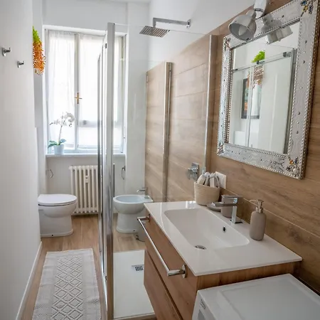 Mont Noir Apartment Milan